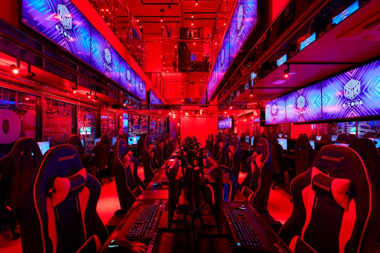 Esports Hotel E-Zone 電脳空間 Осака Экстерьер фото